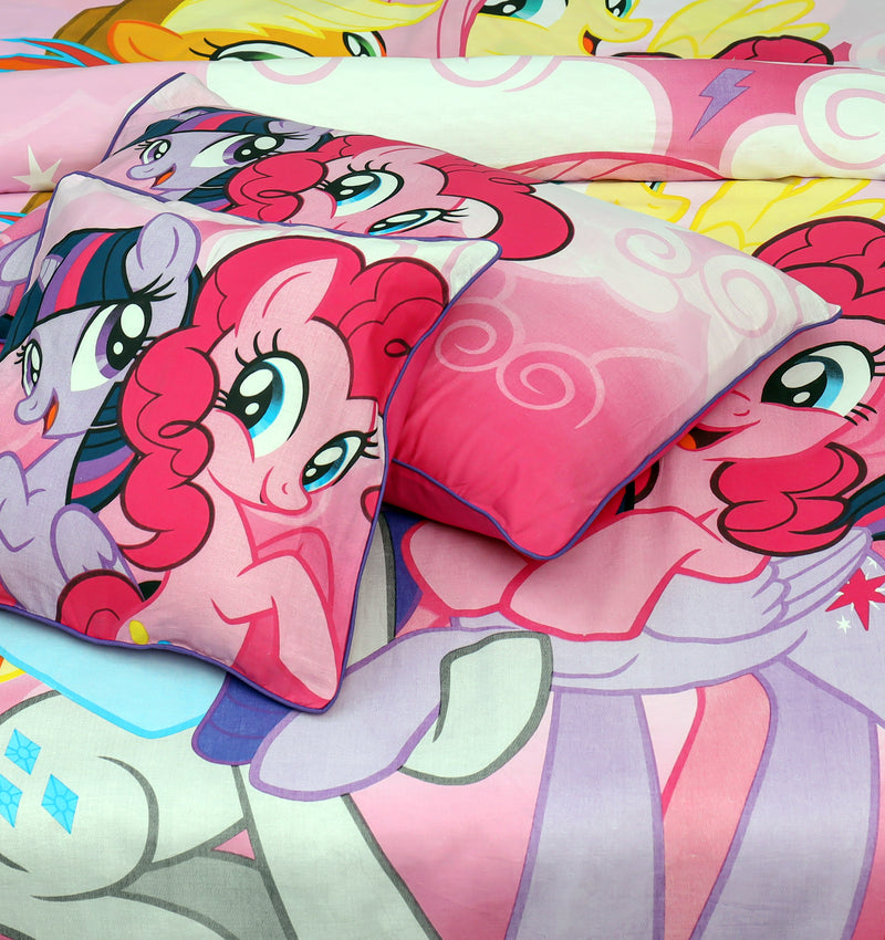 Cartoon Character Bed Sheet - Besties couch